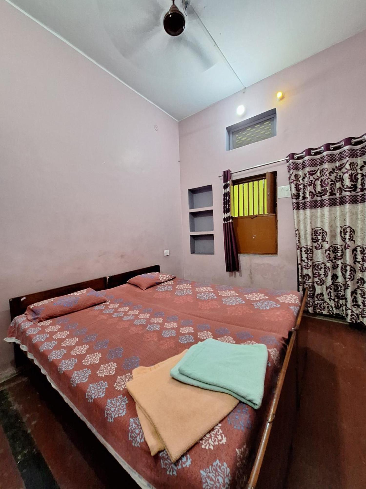 Vishnu Rest House Varanasi Dış mekan fotoğraf